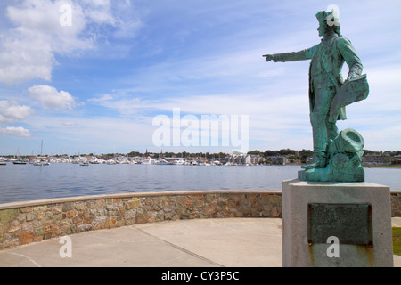 Rhode Island Newport, King Park, Brenton Cove, Newport Harbour, Statua e monumento a Rochambeau, RI120820005 Foto Stock