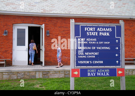 Rhode Island, Newport, Fort ft. Adams state Park, cartello, Museo della Yachting, Bay Walk, RI120820012 Foto Stock