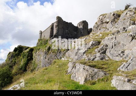 Carreg Cennen Castle trappola Llandeilo Parco Nazionale di Brecon Beacons Carmarthenshire Galles Cymru REGNO UNITO GB Foto Stock