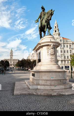Aliados avenue, Dom Pedro IV statua e il Municipio, Porto, Portogallo Foto Stock