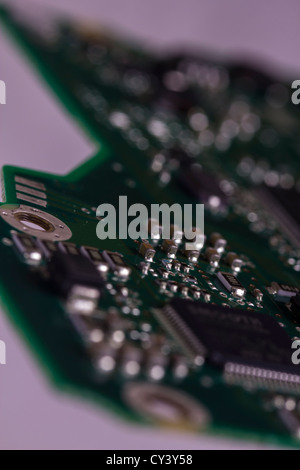 Scheda a circuito stampato (PCB) elettronici montati con componenti Foto Stock