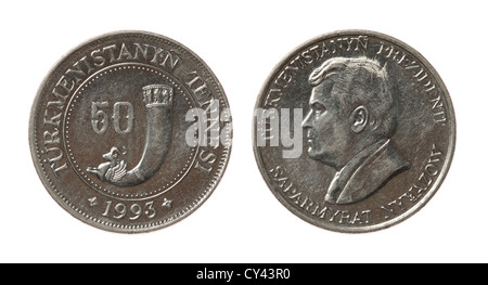 Vecchia Turkmenistan 50 tenge moneta raffigurante il Presidente Saparmurat Nijazov. Complementare e retromarcia isolato su bianco. Foto Stock