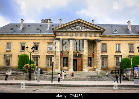 Palais de Justice sulla Rue des Vesle in Reims Francia Foto Stock