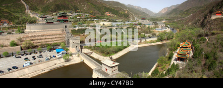 Immagine panoramica della Grande Muraglia della Cina al Juyongguan pass villaggio provenzale di Pechino, Cina, Asia. Foto Stock