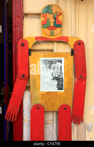 Infantili artwork robotico bacheca a Praga Foto Stock