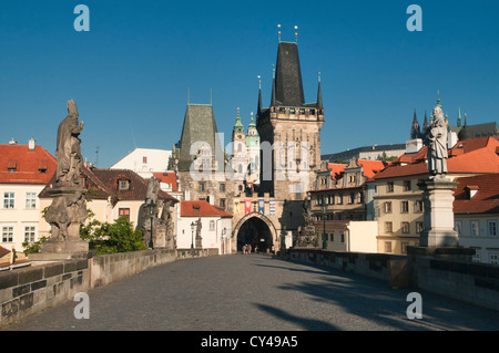 Lo storico Ponte Carlo nel corso del fiume Vitava a Praga, Repubblica Ceca Foto Stock