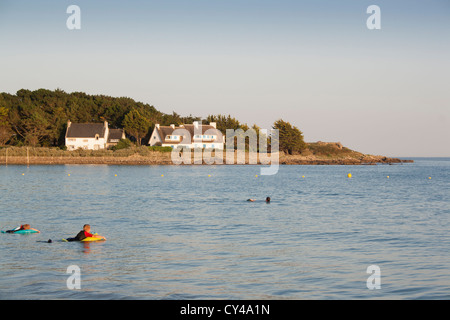 Plage de Kervillen al tramonto, La Trinite sur Mer, Morbihan, in Bretagna, Francia Foto Stock