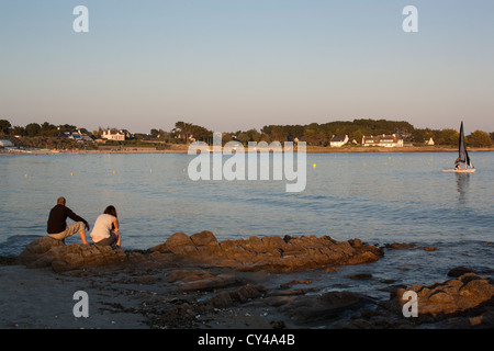 Plage de Kervillen al tramonto, La Trinite sur Mer, Morbihan, in Bretagna, Francia Foto Stock