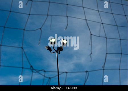 Illuminazione in un parco a Newark, NJ Mercoledì, Ottobre 17, 2012. (© Francesca M. Roberts) Foto Stock