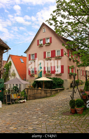 Tradizionale birra bavarese keller nella piccola cittadina di Nurtingen nella Germania meridionale Foto Stock