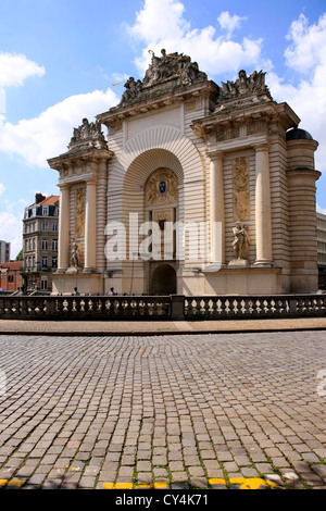 Il Port du Paris - Paris cancello in Lille Francia Foto Stock