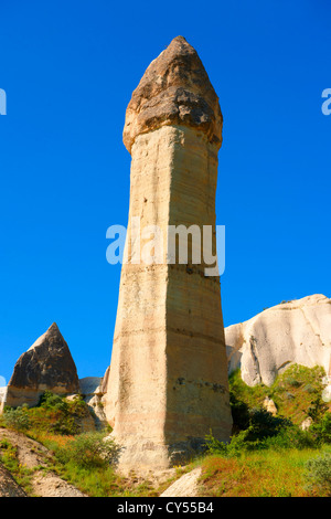 Le formazioni rocciose del camino delle fate della Valle dell'Amore, vicino a goreme, Cappadocia Foto Stock