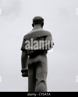 Il vietnamita eroe martire ly tu trong statua ad Hanoi nel Vietnam in estremo oriente Asia sudorientale. icona carving iconica scultura figurativa di resistenza travel Foto Stock