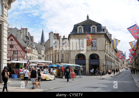 Mercato in Digione, Cote d'Or, Borgogna, in Francia, in Europa Foto Stock