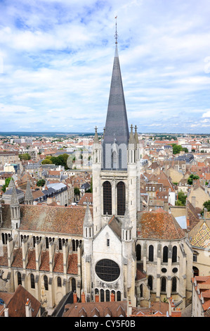 Vista della cattedrale di Notre Dame di Philippe le Bon Tower, Dijon, Côte d'Or departement, Borgogna, in Francia, in Europa Foto Stock