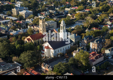 Vista aerea di San Giovanni la Chiesa luterana accanto alla chiesa unitaria Charleston, Carolina del Sud. Foto Stock