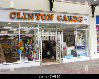 Clinton schede high street rivenditore Worthing West Sussex Regno Unito Foto Stock