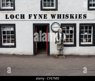 Negozio di whisky Loch Fyne a Inveraray, Scozia. Foto Stock