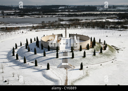 Forze armate Memorial nella neve, National Memorial Arboretum, AFM Foto Stock