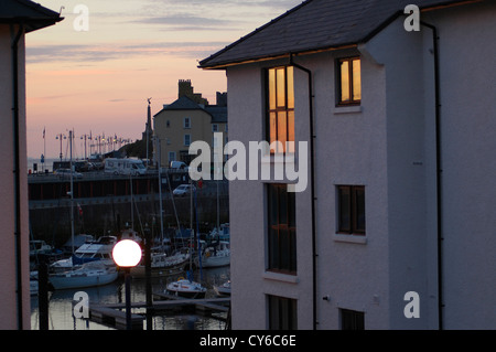 Aberystwyth Marina come il sole tramonta. Foto Stock