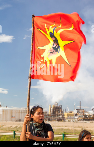 Una prima nazione Canadian proteste contro la distruzione e inquinamento del tar sands industria al quarto cammino di guarigione. Foto Stock