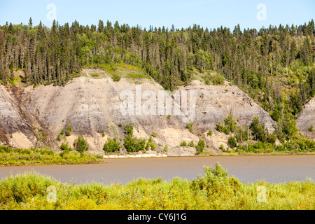 Tar sands depositi esposti nel lato del Fiume Athabasca, Fort McMurray, Alberta, Canada. Foto Stock