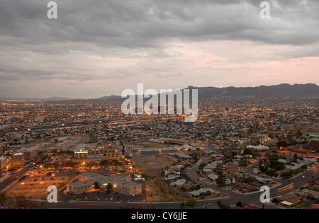 Si affacciano skyline del centro di El Paso Texas USA Foto Stock