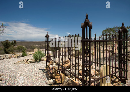 Ghisa recintata GRAVE Boot Hill Cimitero lapide COCHISE COUNTY ARIZONA USA Foto Stock