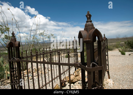 Ghisa recintata GRAVE Boot Hill Cimitero lapide COCHISE COUNTY ARIZONA USA Foto Stock