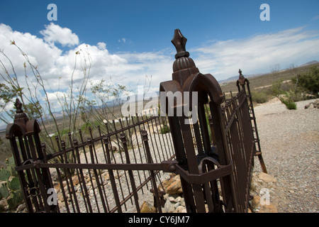 Ghisa recintata GRAVE Boot Hill Cimitero lapide COCHISE COUNTY ARIZONA USA Foto Stock