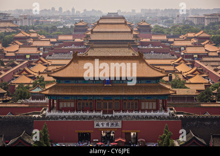 Vista aerea della città proibita come si vede dalla Prospect Hill in Jing Shan Parco durante l'estate a Pechino in Cina Foto Stock