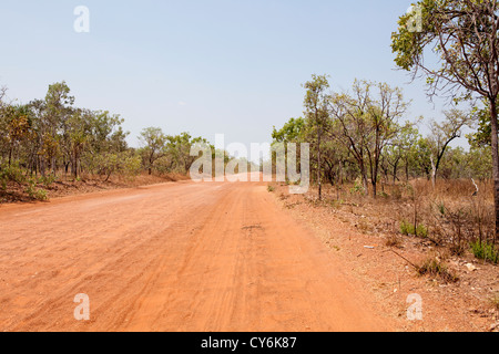 Non sigillata strada ondulato nel Territorio del Nord, l'Australia Foto Stock