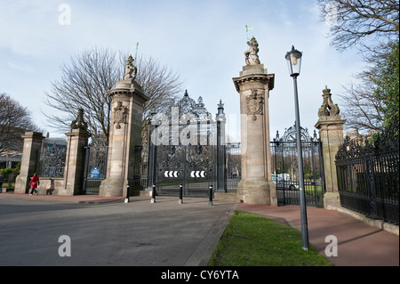 Cancelli a Palazzo di Holyroodhouse. Edimburgo, Scozia Foto Stock