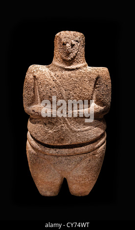 Figura femminile stante indossando un cinturino e una collana early-Età del Bronzo Medio 3rd-del II millennio A.C. Arabia H. 27 cm araba araba Foto Stock