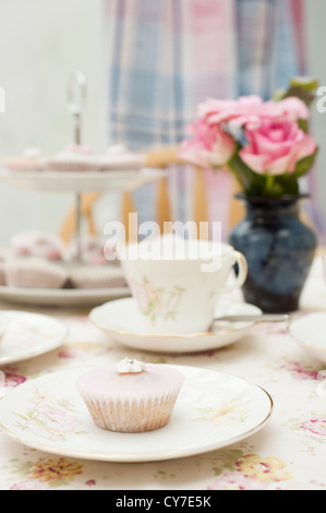 Il tè del pomeriggio e torte di fata Foto Stock