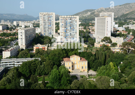 Vista aerea di Marsiglia o Marsiglia con la c18 Bastide de la Magalone, Parco e dintorni del Sud di Sainte-Marguerite Marsiglia Provenza Francia Foto Stock