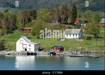Villaggio norvegese in montagna Foto Stock