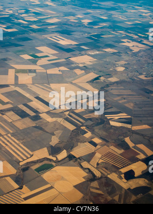 Vista aerea del terreno coltivato nel Queensland australia mostra disegno geometrico delle varie aree di raccolto Foto Stock