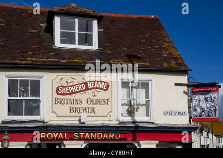 Inghilterra Sussex Hastings, Standard Royal Inn & 'Gran Bretagna il più antico produttore di birra" Foto Stock