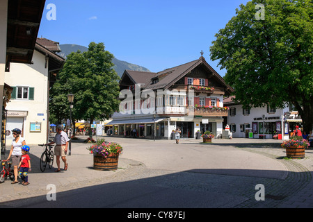 Negozi in Am Kurpark Square Garmisch-Partenkirchen, Bavaria Foto Stock