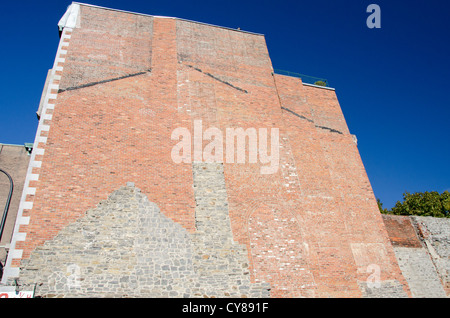Canada Quebec, Montreal. Porto antico a Saint-Sacrament Street & Saint-Francoise-Xavier. Centro storico di parete. Foto Stock