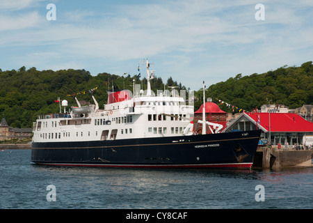 Nave, nave, MV Ptincess delle Ebridi, ancorato, Oban, North Pier. Foto Stock