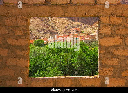 Vecchia Casbah in Todgha (Todra) Gorge, Dades Valley (Valle di mille Casbahs). Il Marocco Foto Stock