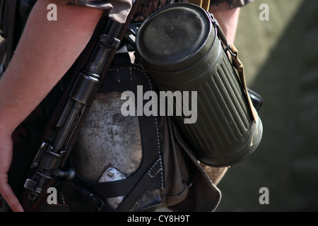 Dettagli soldato SS di uniformi, alcuni di loro rinnovato, alcuni originali Foto Stock