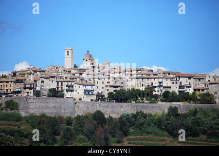 La costiera medievale arroccato paesino di Saint Paul de Vence Foto Stock