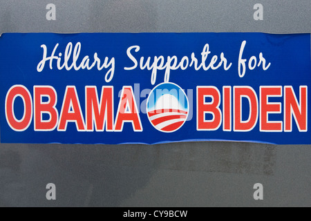 2008 'Hillary sostenitore per Obama Biden " Stati Uniti d'America presidenziale campagna politica paraurti adesivo. Foto Stock
