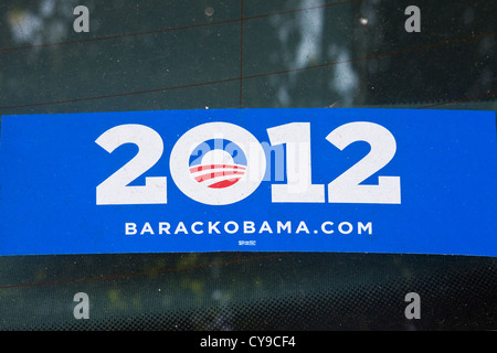 2012 Barack Hussein Obama campagna politica adesivo su un auto del finestrino posteriore. Foto Stock