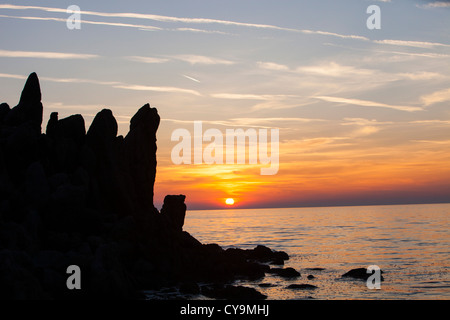 La Mirina costa sul Lemnos, Grecia al tramonto. Foto Stock