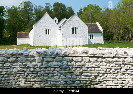 Il Galles, San Fagans National History Museum, riposizionate St.Teófilo la chiesa risale al 1100, ricostruita a circa 1520 Foto Stock