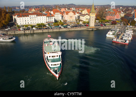 Città vecchia di Lindau, porto dal faro, il lago di Costanza - Germania Foto Stock